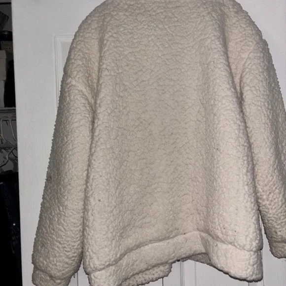 Cozy White Sherpa Jacket cream zip front me Jane brand like new - Picture 14 of 14